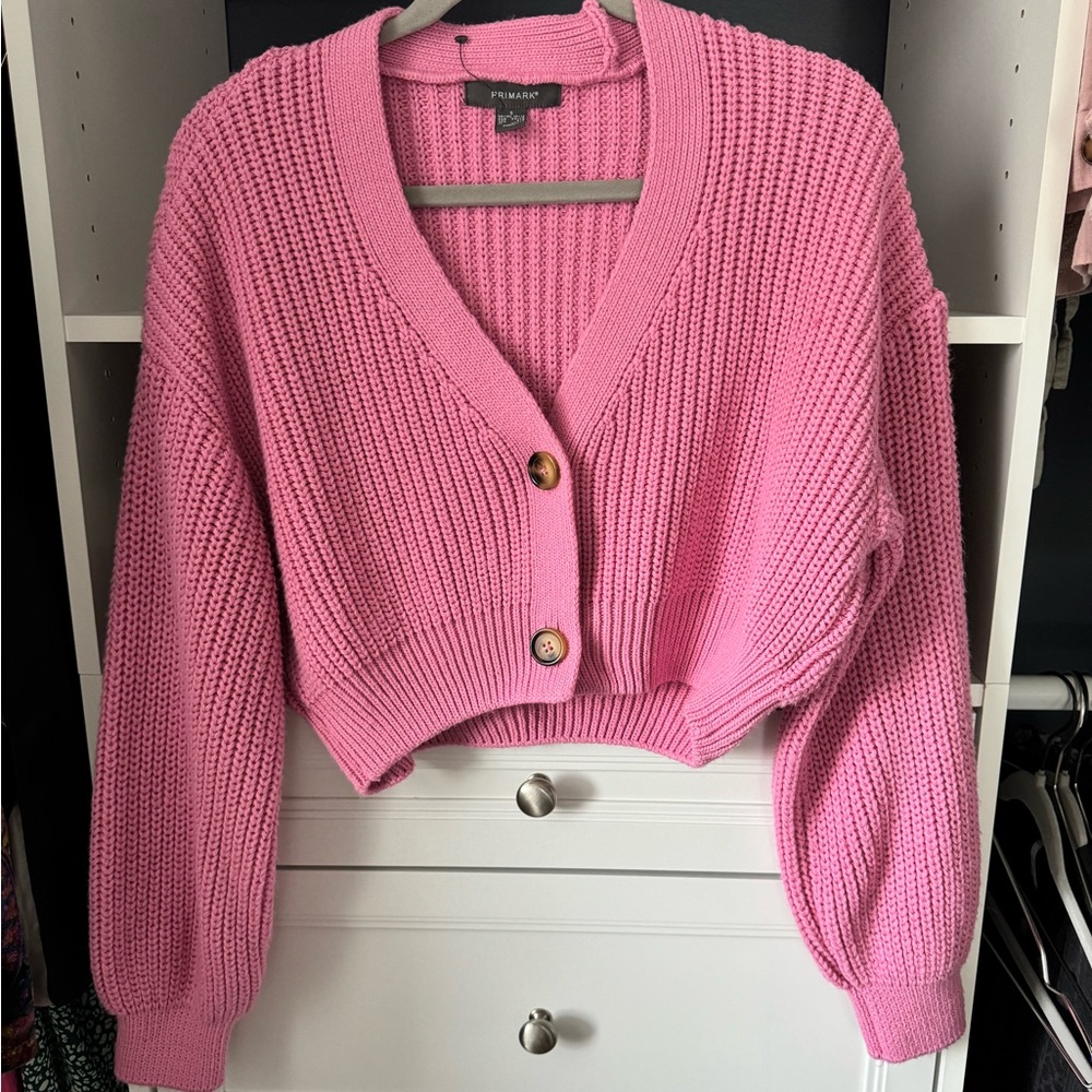 Pink cropped knit cardigan